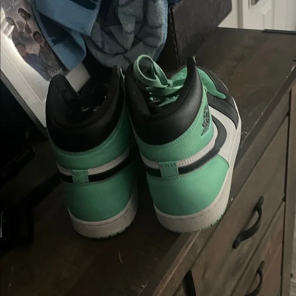 Nike Air Jordan High Top Black and Mint Green - Picture 3 of 3